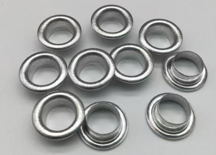 Anderes Ösenmaterial