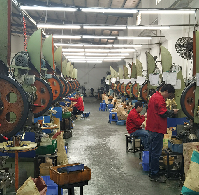 Ösenproduktionslinie in Nuote -Metallen