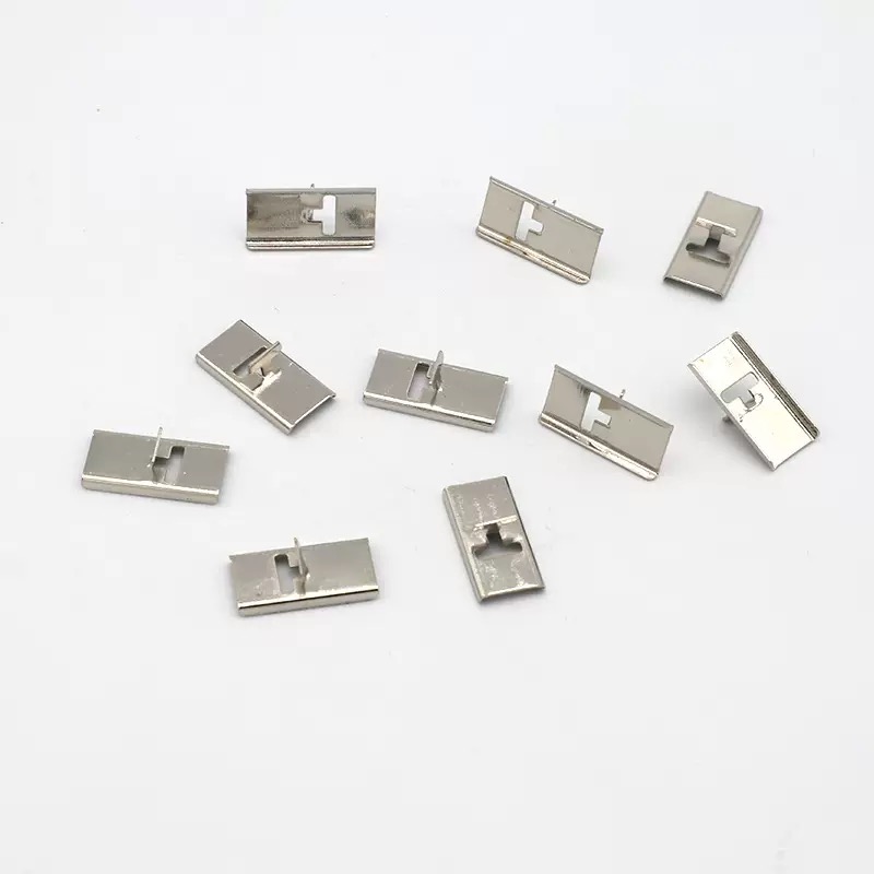 Progressives Stanzen von Metall